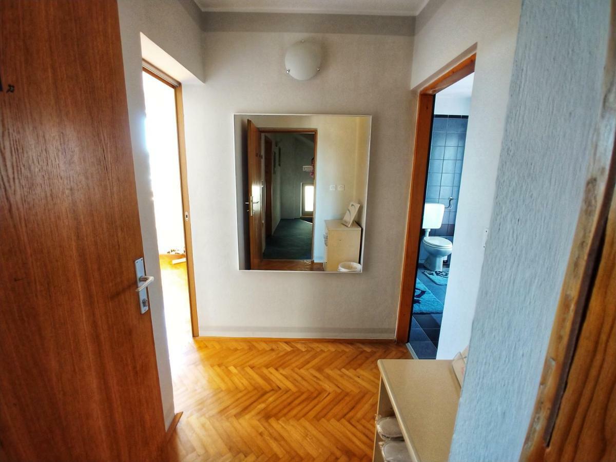 Room Bm Pula Exteriör bild
